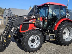 Zetor Proxima Plus 85 c/w loader 60 Reg