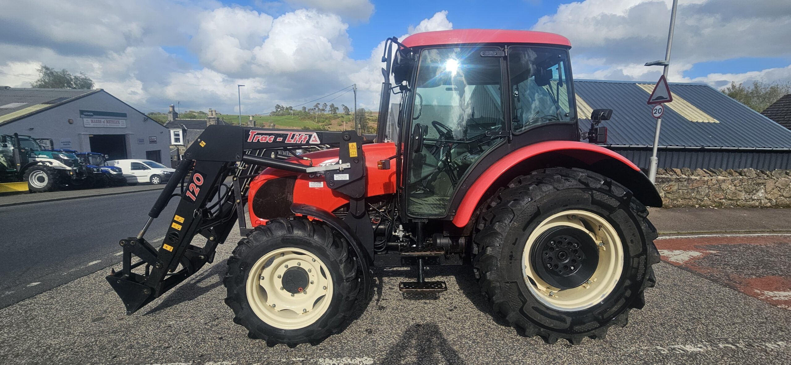 Zetor Proxima 6441 c/w loader 55 reg - Image 3