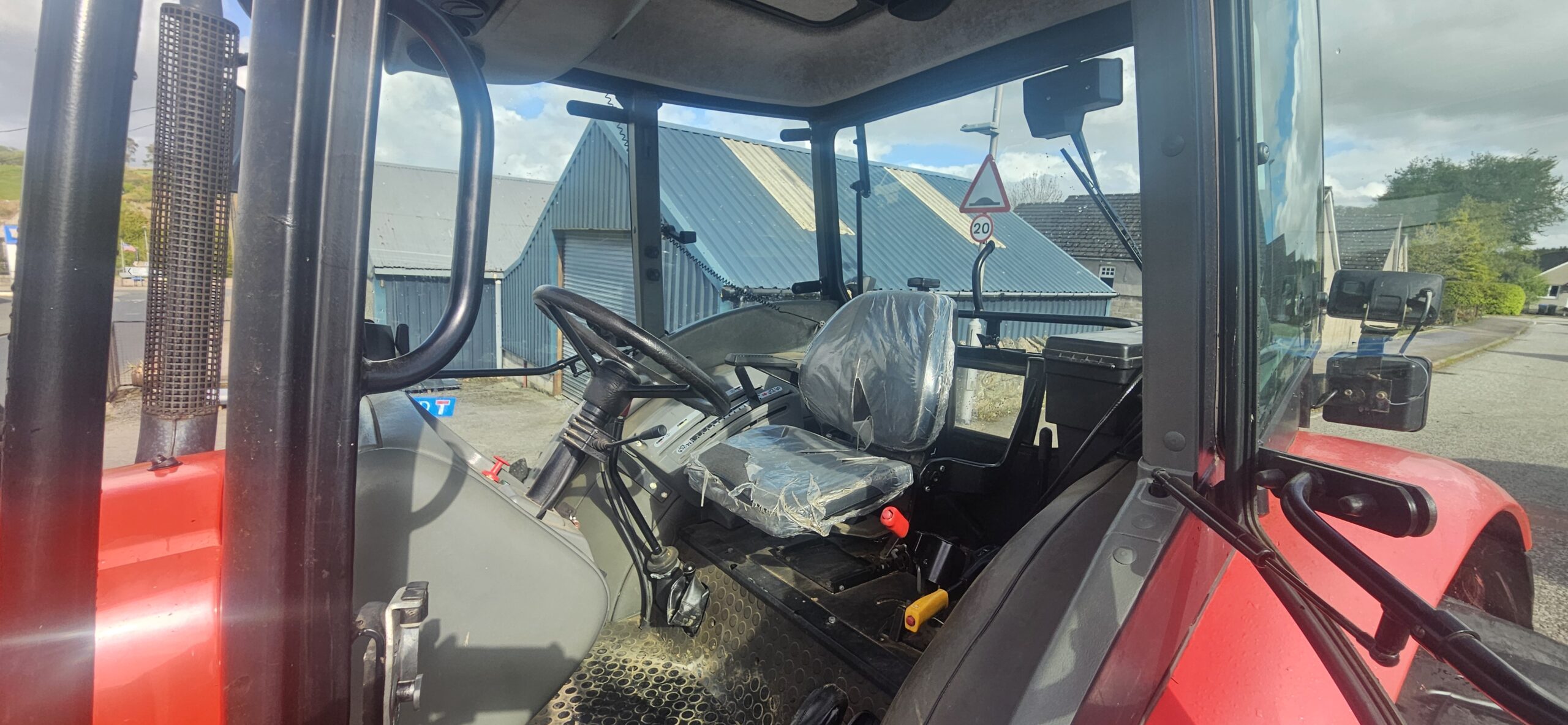 Zetor Proxima 6441 c/w loader 55 reg - Image 8